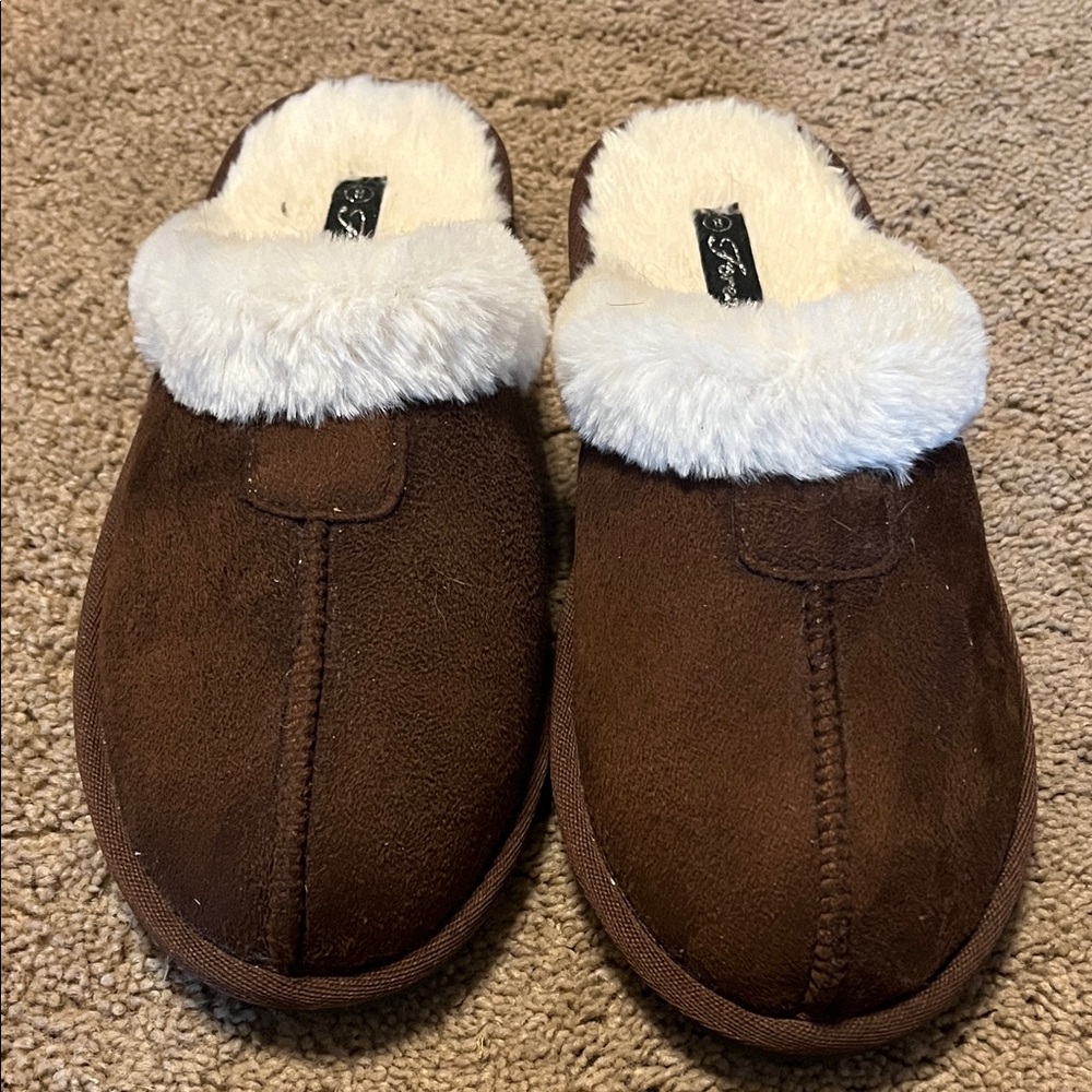 Forever 21 Brown and White Women's Slippers